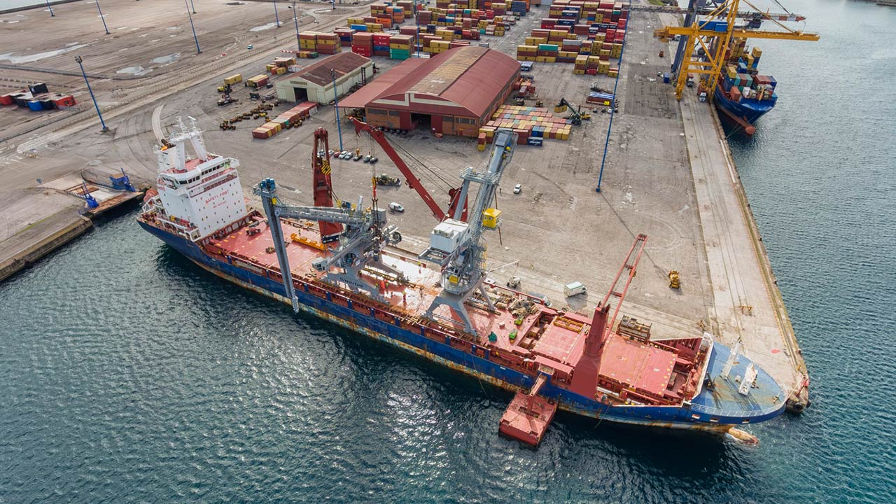 DRONES EN EL SECTOR INDUSTRIAL DRONES EN EL SECTOR INDUSTRIAL